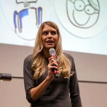 Julia Bruns., Mitarbeiterin im Teilprojekt VTTNetz, beim Pitch zur Forschungsshow in der Hochschule Harz am 29. November 2018.